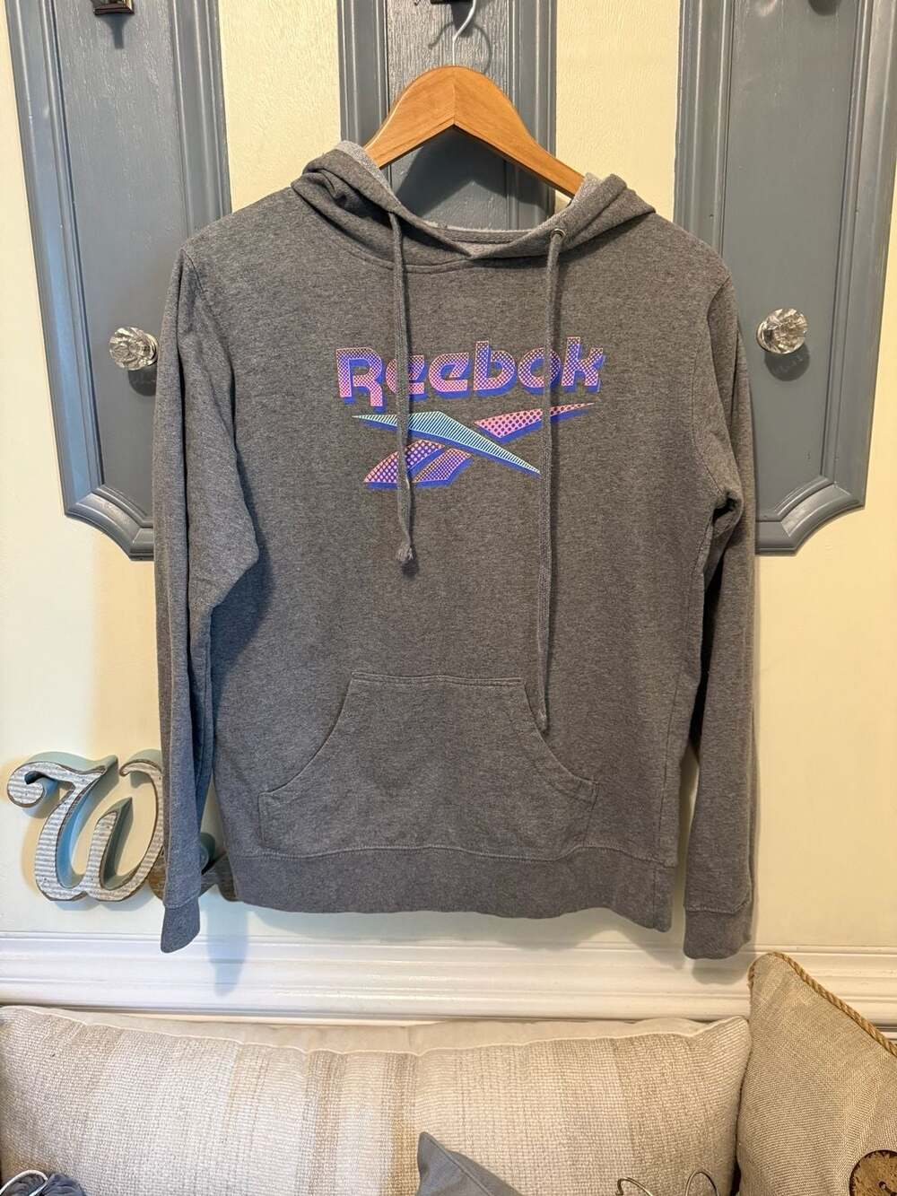 Reebok Retro Logo Graphic Pullover Hoodie Gray Large